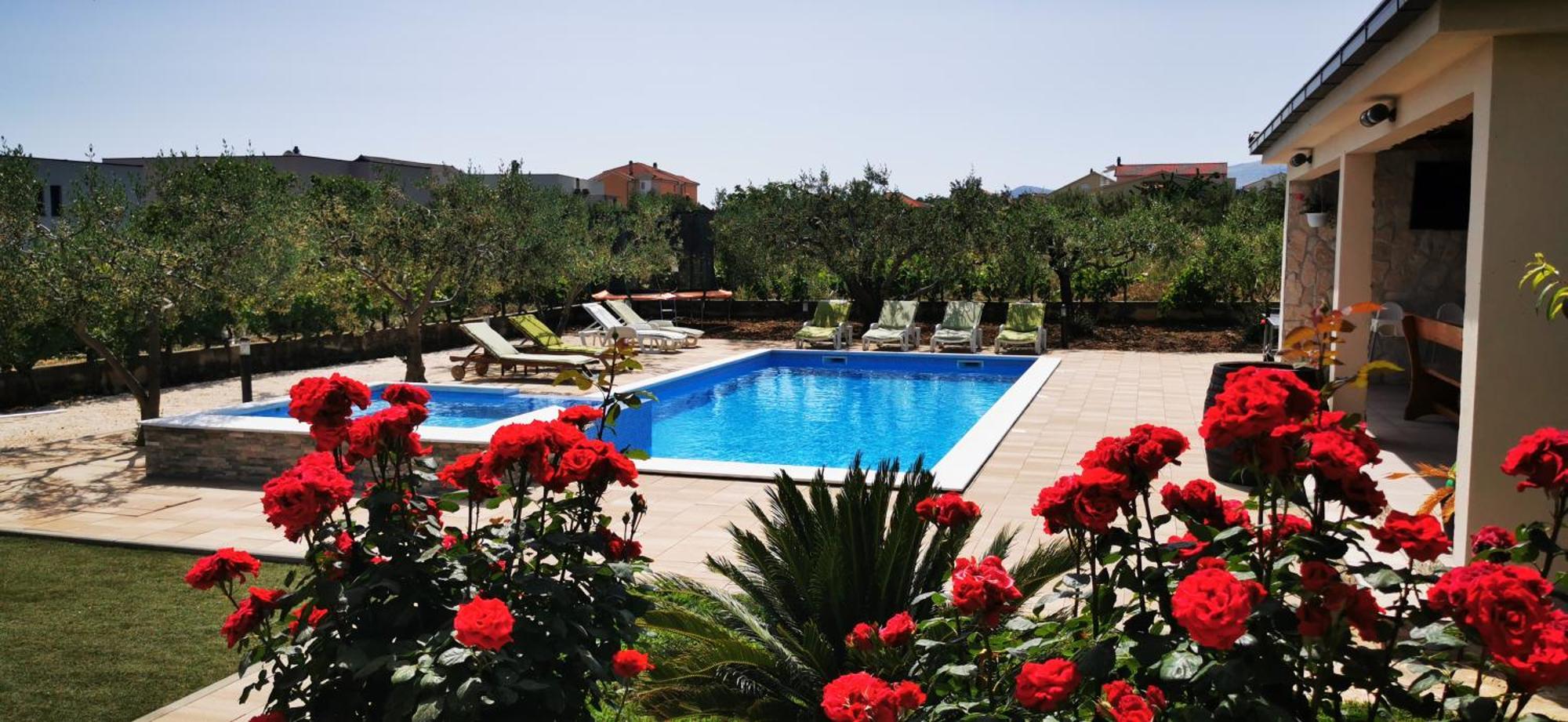 Apartment House Kastela With Heated Pool & Jacuzzi Camera foto