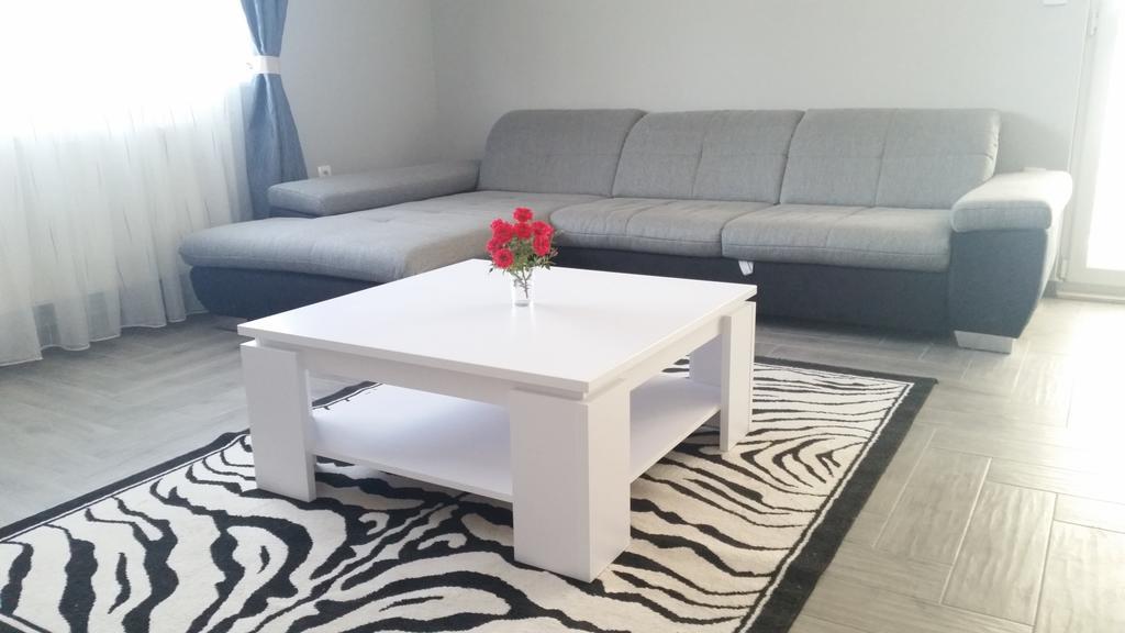Apartment House Kastela With Heated Pool & Jacuzzi Esterno foto