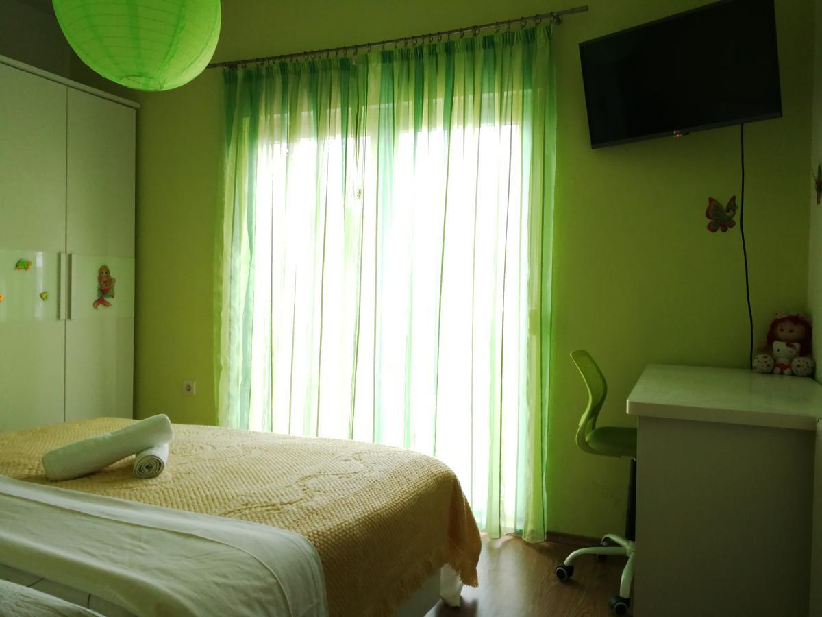 Apartment House Kastela With Heated Pool & Jacuzzi Esterno foto